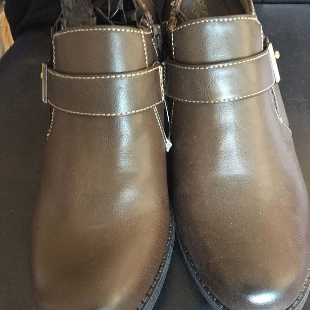 Short boots